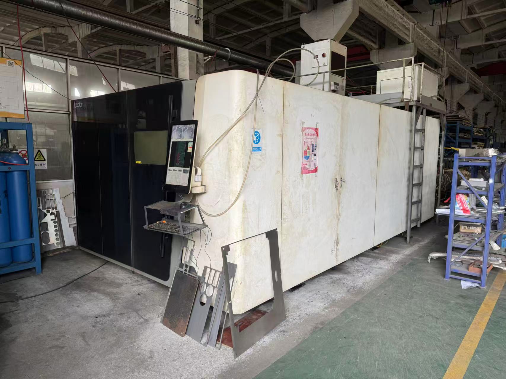 Laser bending machine